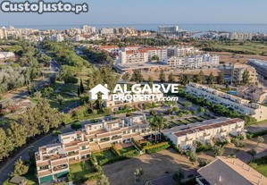 Moradia V3 renovada, numa zona calma perto da praia e da marina de Vilamoura, Algarve