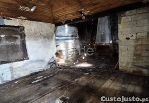 Casa Para Recuperação Em Valdreu - Vila Verde