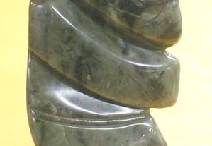 Escultura abstrata de jade 36,5x16x11cm