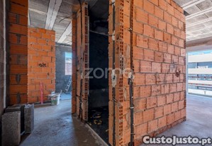 Apartamento T2 Novo C/Varanda E 2 Lug. Garagem...
