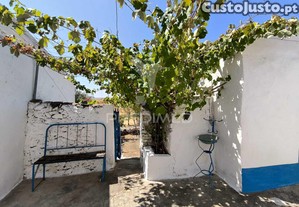 Moradia t1 com quintal na mesquita, baixo alentejo