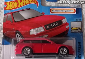 Audi Avant RS2 94 Red Hotwheels