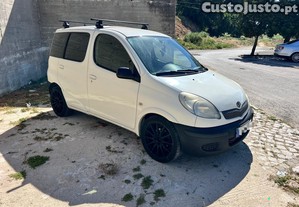 Toyota Yaris verso 1.4 d4d COMERCIAL - 05
