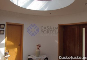Lindíssima Moradia T6 de quatro frentes