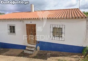 Moradia t3 com terreno urbano de 970 m² em vales mortos   serpa