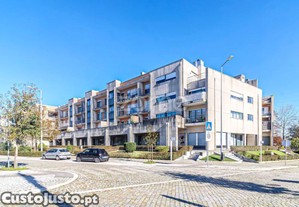 Apartamento T3 Com 3 Varandas E 2 Lugares De...