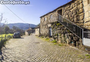 Moradia Para Restauro Em Cabril, Montalegre