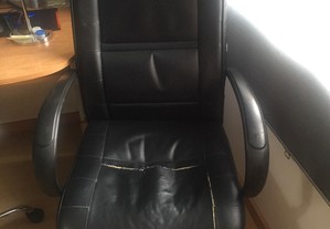 Cadeira escritório(tipo couro),estofo restauravel