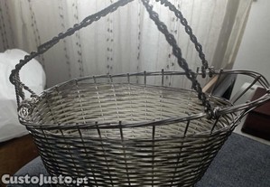 Porta garrafa e cesta em fio de prata