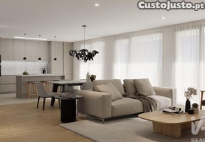 Apartamento em Parceiros e Azoia de 208,00 m²