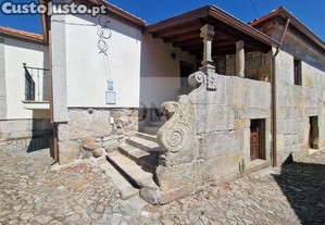 Moradia T4 de rés do chão e andar em Santa Eugénia, Alijó