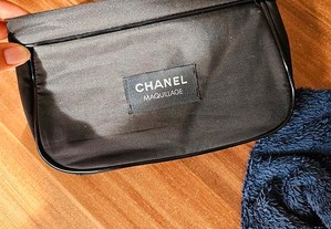 Bolsa maquilhagem Chanel