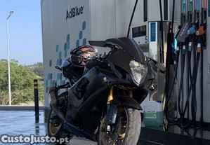 Suzuki GSXR 1000 K4 - 04