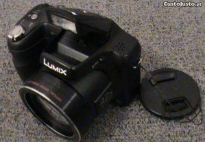 Máquina Fotográfica Panasonic LZ40 Lumix