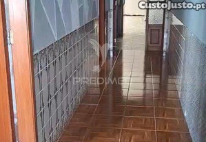 Moradia t3 pronta a habitar na vila de alpiarça, santarém