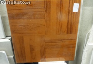 Tijoleira pavimento tipo soalho 33.5x33.5x7 mm