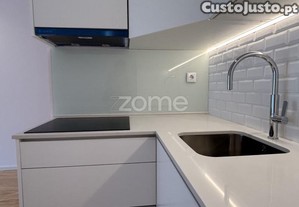 Apartamento T1 Com Pátio Próximo Ao Metro Da...