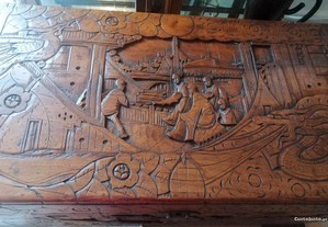 Antiga arca / Mala em madeira de cânfora chinesa esculpida