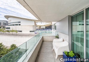 Apartamento T2 Com Varanda E Lugar De Garagem -...