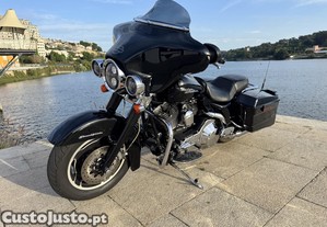 Street Glide com Marcha atrás - 06