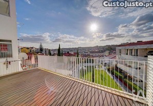 Apartamento T2 em Santa Maria Maior