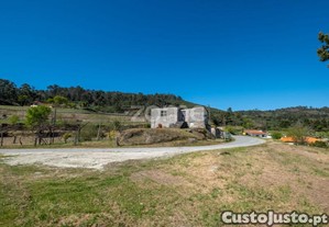 Quinta Com Terrenos Para Construção Em Louredo,...