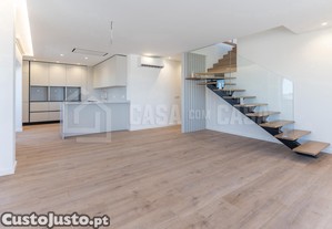 Apartamento T2+1 junto Palcio Gelo
