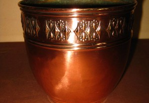 Antigo cachepot vaso floreira deco em latão flores