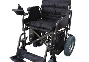 Cadeira de rodas eltrica, dobrvel, autonomia 20 km, preta