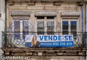 Prdio para Reabilitao com 318 m no Cais de Gaia