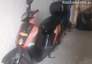 Scooter Yamaha CT 50 com top case. - 92