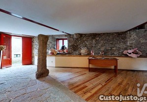 Prédio em Ruivães e Campos de 300 m²