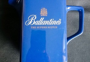 Jarro de Whisky Ballantine's The Superb Scotch, em loiça Inglesa