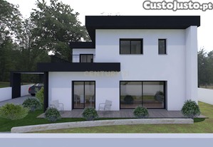 Moradia T4 isolada fase inicial de Construo
