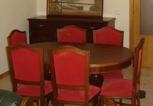 Mesa de Sala com 6 Cadeiras.