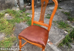 Cadeira em madeira-lote 112