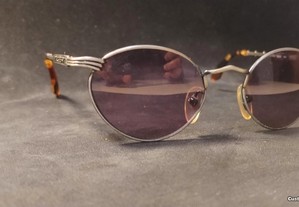 Óculos da marca Tiger com hastes em prateado e com lente cor lilás novos