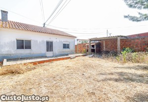 Moradia Térrea com Terreno e Viabilidade de Construção