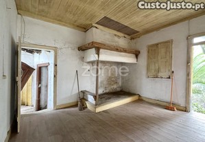 Casa Para Recuperar Inserida Em Terreno Com 686 M2