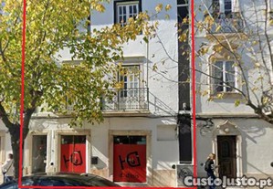 Edifcio comercial localizado no centro de Estremoz, composto por rs do cho, 1 andar com quintal, 2 andar e sto.