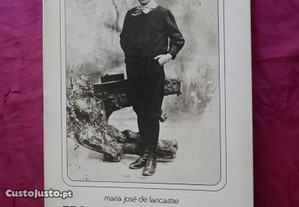 Fernando Pessoa. Uma Fotobiografia por Maria José Lencastre. I. N. C. M.