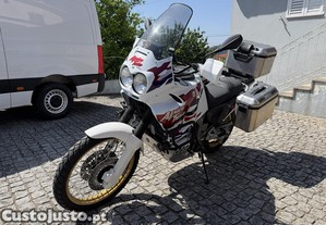 Honda África Twin 750