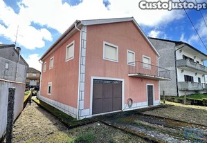 Casa / Villa T4 em Almeida de 239,00 m