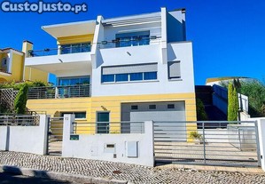 Casa T4 em Ramalhal de 304,00 m²
