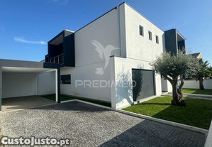 Moradia nova t3 em barco - guimarães