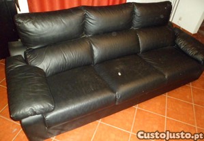 Sof 3 Lugares em Pele