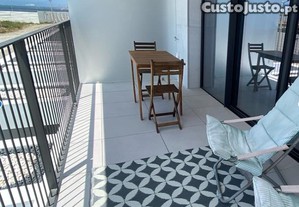 T2 na praia, novo em Canidelo com varanda, terraço e garagem.