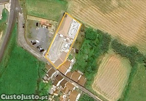 Zona Comercial com Oficinas e Moradia   Vista Mar e Serra na Lomba do Bot�o