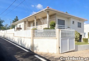 Moradia t4 individual com piscina e jardim | sabariz vila verde