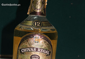 Whisky CHIVAS REGAL 12 anos , selada, com 43C dos